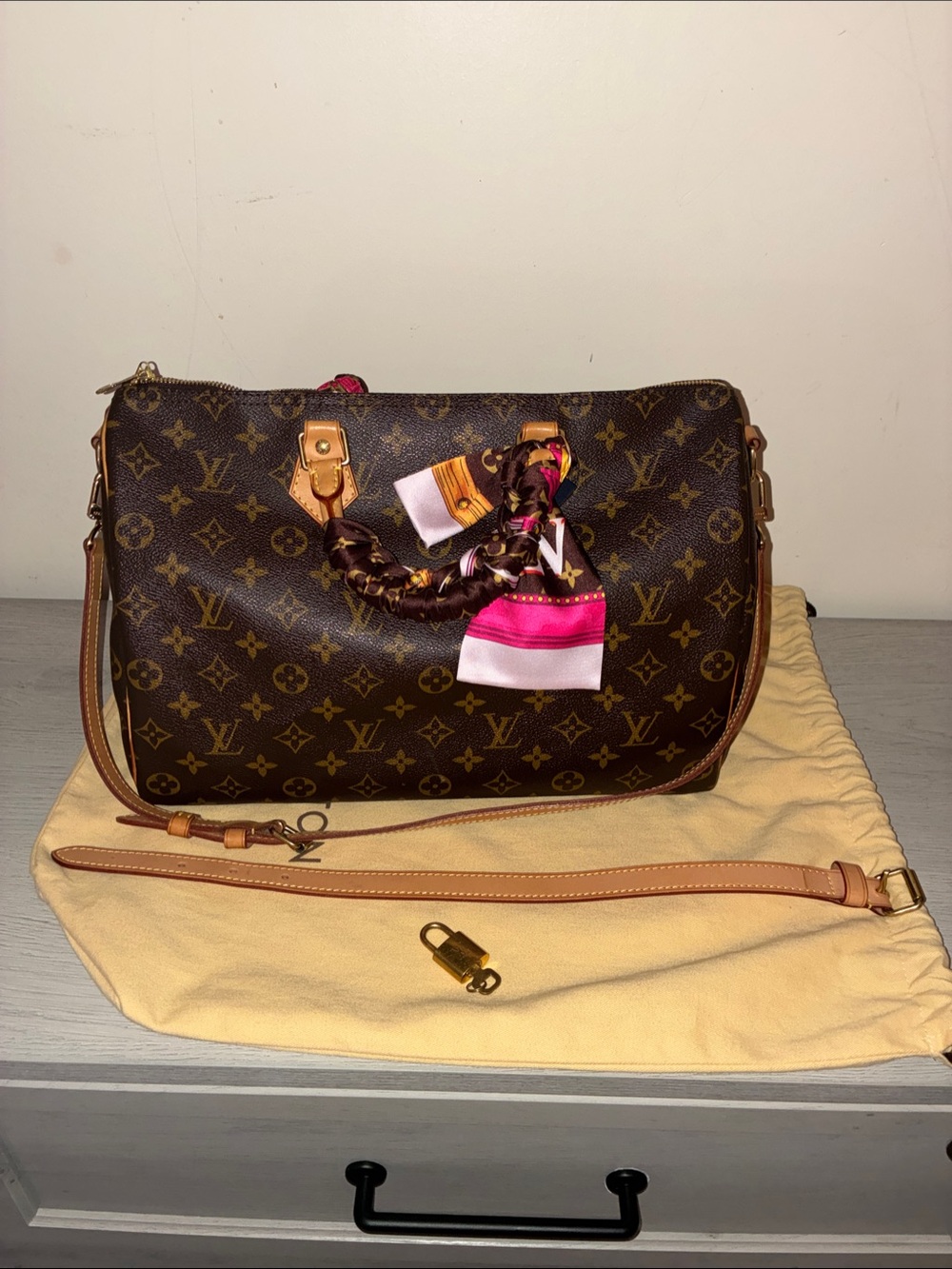 Authentic Louis Vuitton Speedy Bandouliere 35 Monogram -Full set Strap,Lock,key